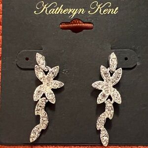 3/$18 Katheryn Kent Silver Floral Earrings Lot 1090